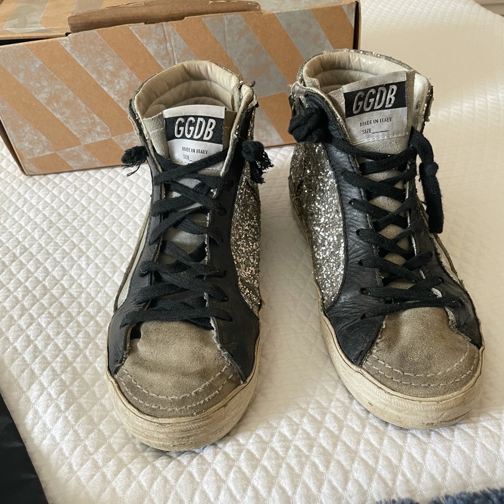Golder goose size 37